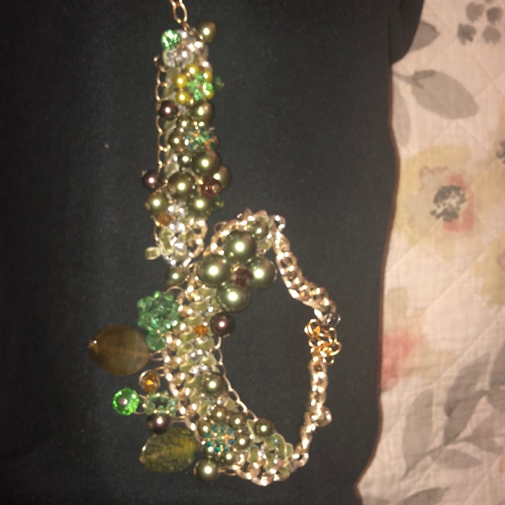 Necklace and bracelet set